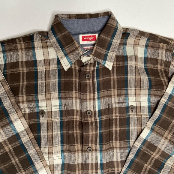 WRANGLER Relaxed Fit Heavyweight Button Down Shirt - Picture 3 of 10